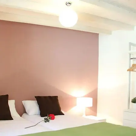 Central Prague Apartments Daire Prag